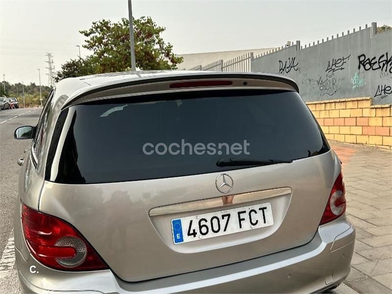 Gris / plata Usado 2006 Mercedes R320 Monovolumen | 7000 € (Precio justo) - Imagen 1/4