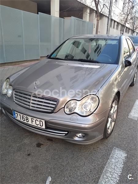 Usado Mercedes C180 Sport Edition 143 CV (105 kW) 2006 Gris / plata Berlina