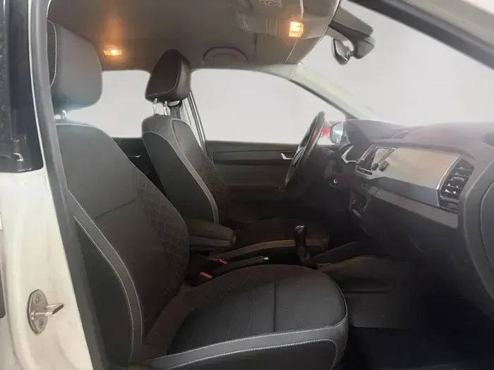 Usado Skoda Fabia Ambition 110 CV (80 kW) 2020 Blanco Utilitario