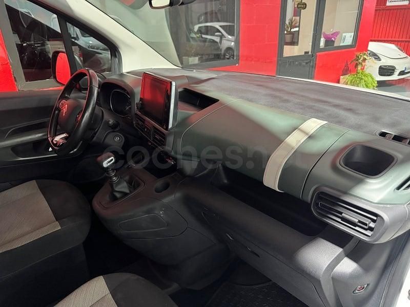 Usado Citroën Berlingo Shine 102 CV (75 kW) 2021 Blanco Monovolumen