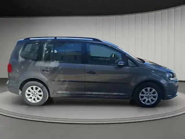 Begagnad VW Touran Edition 105 HK (77 kW) 2013 Grå Minibuss