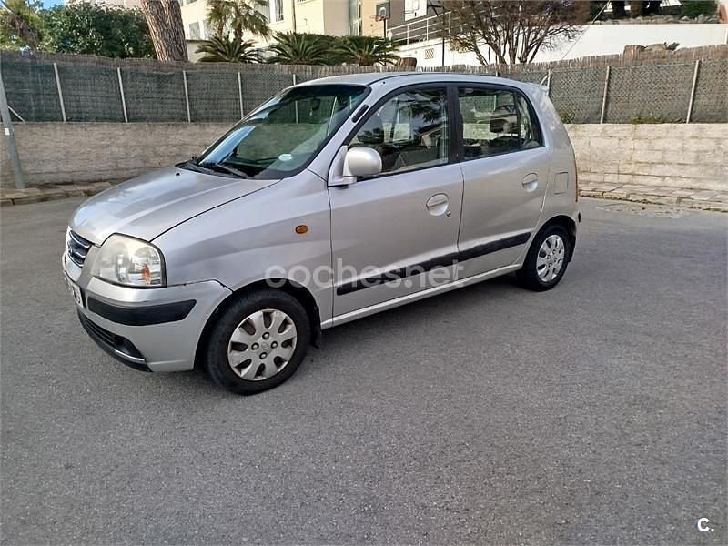 Usado Hyundai Atos GLS 59 CV (43 kW) 2005 Gris / plata Utilitario