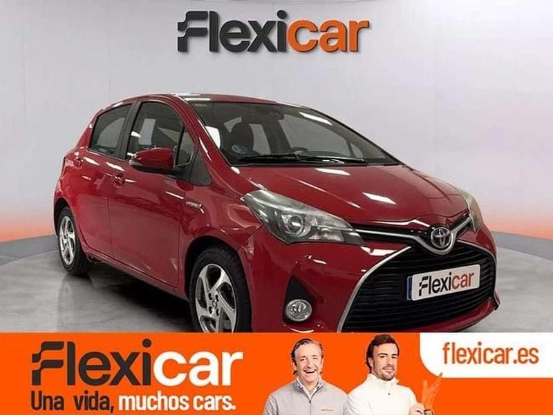 Rojo Usado 2016 Toyota Yaris Hybrid Active Utilitario | 13.470 € (Precio justo) - Imagen 1/4
