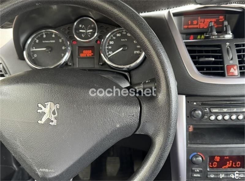 Usado Peugeot 207 CC 120 CV (88 kW) 2008 Gris / plata Descapotable