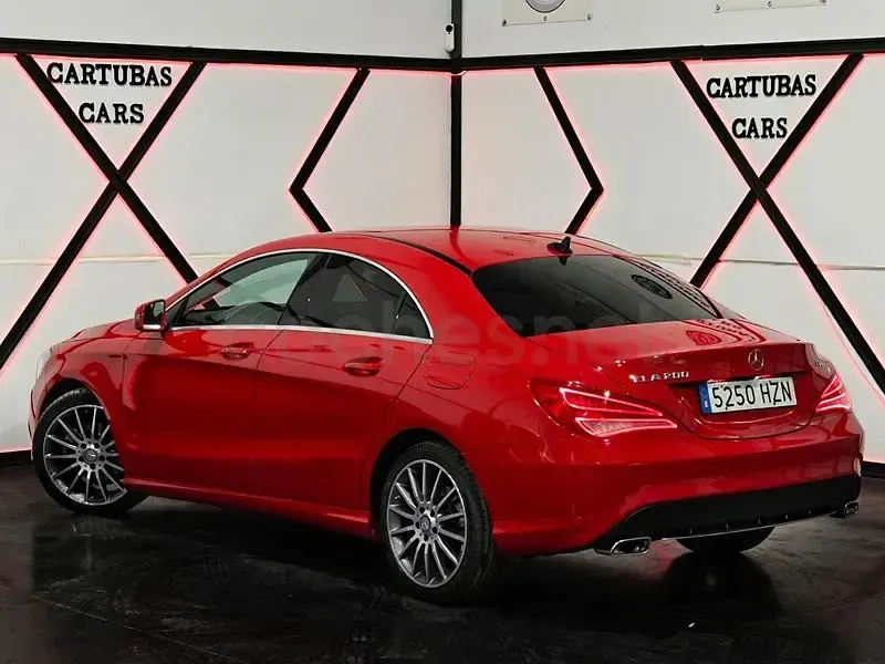 Usado Mercedes CLA200 136 CV (100 kW) 2015 Rojo Coupe