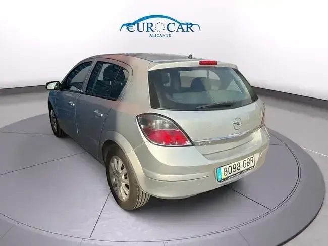 Usado Opel Astra Enjoy 115 CV (84 kW) 2008 Gris Berlina