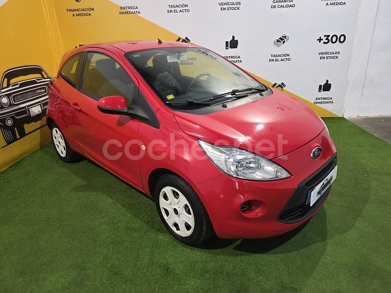 Usado Ford Ka Trend 69 CV (50 kW) 2015 Rojo Berlina