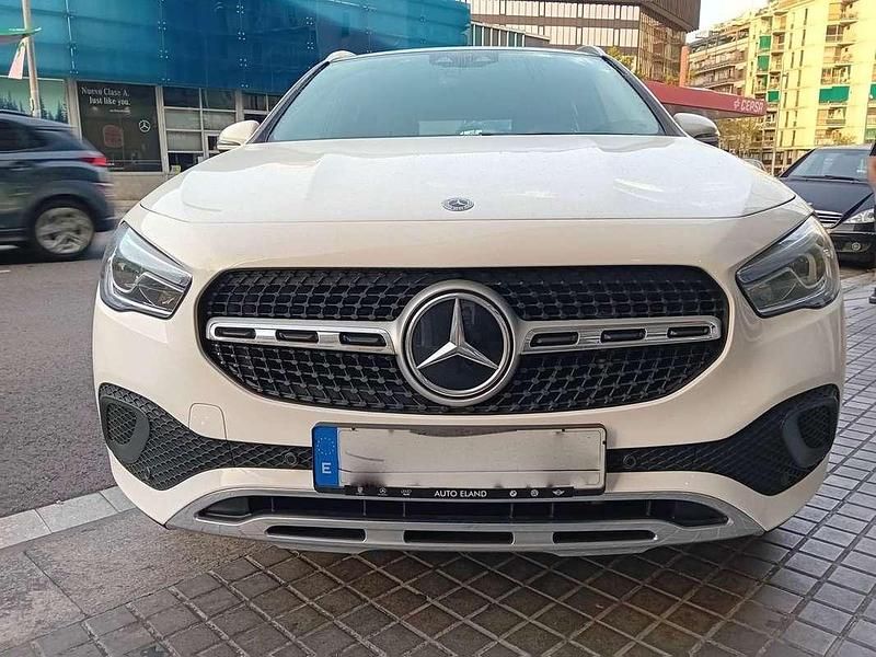Usado Mercedes GLA250 Progressive 224 CV (164 kW) 2021 Blanco SUV