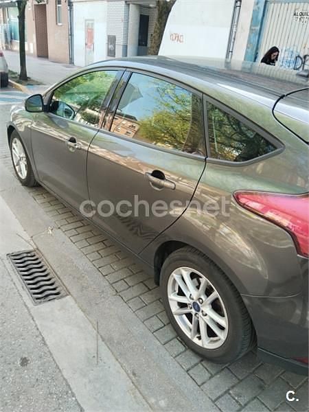 Usado Ford Focus Business Edition 120 CV (88 kW) 2017 Gris / plata Berlina