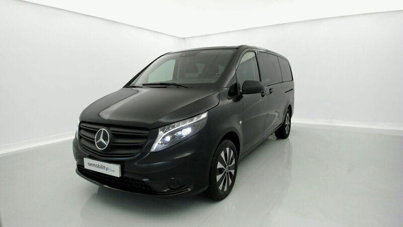 Usado Mercedes Vito 136 CV (100 kW) 2023 Negro obsidiana Van