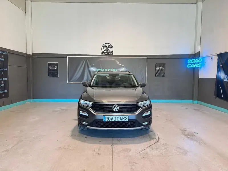 Usado VW T-Roc Advance 150 CV (110 kW) 2019 Gris / plata SUV