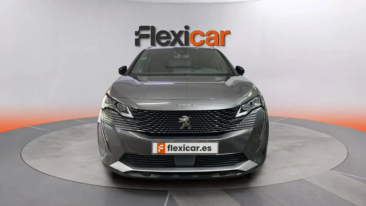 Usado Peugeot 3008 GT 131 CV (96 kW) 2023 Gris SUV