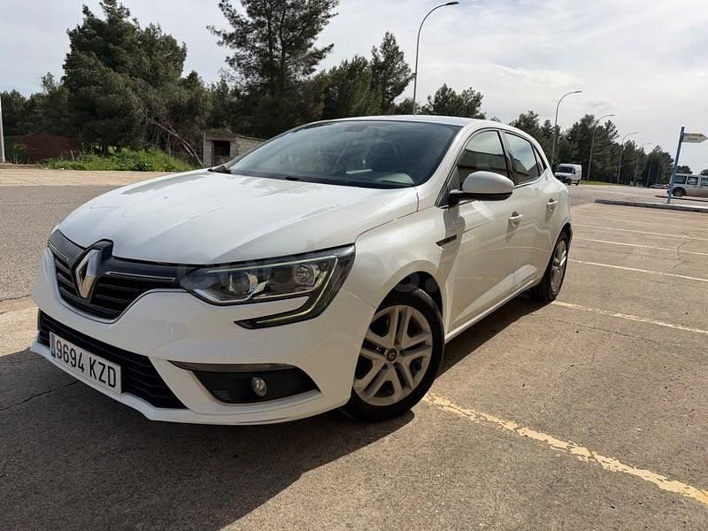 Usado Renault Mégane IV Business 115 CV (84 kW) 2019 Blanco Berlina