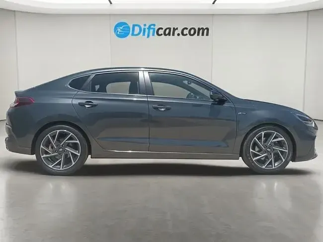 Usado Hyundai i30 N Line 160 CV (117 kW) 2021 Gris Berlina