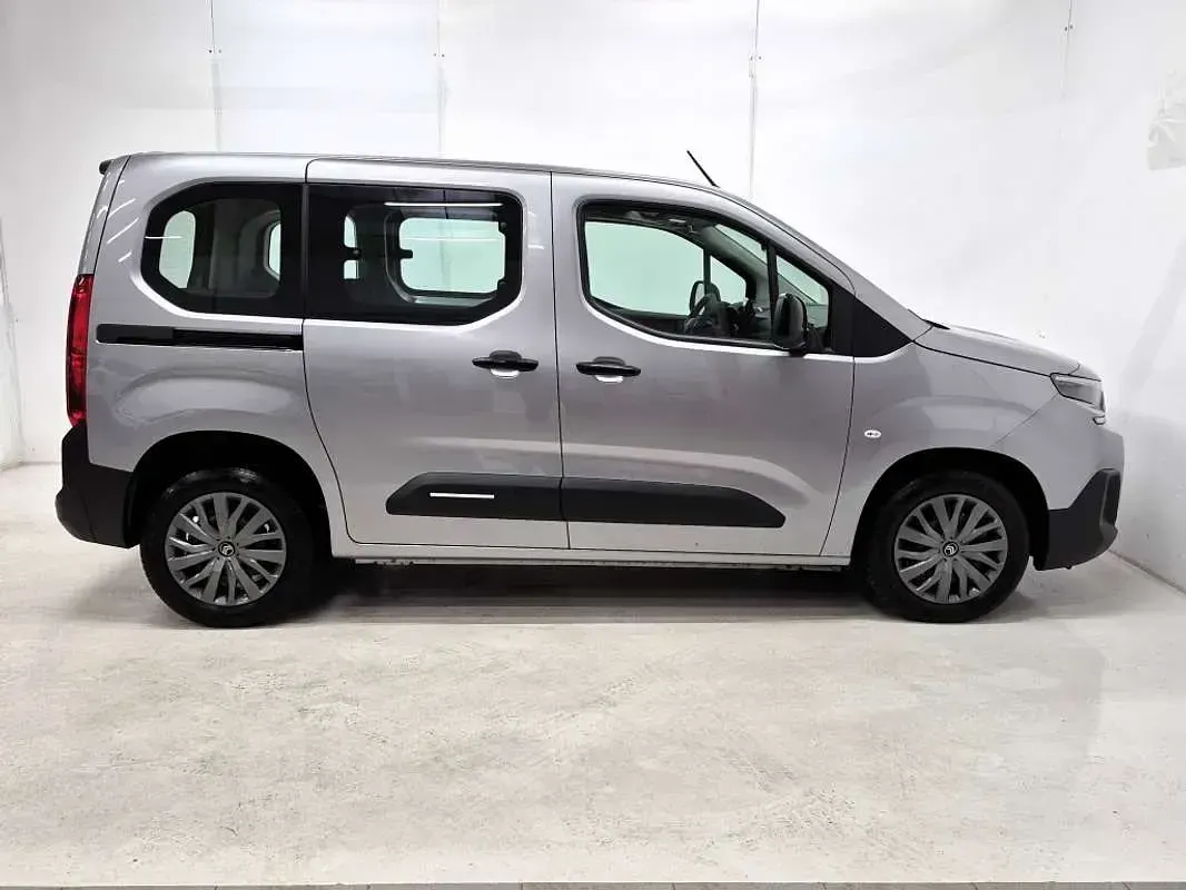 Usado Citroën Berlingo 102 CV (75 kW) 2025 Gris Monovolumen