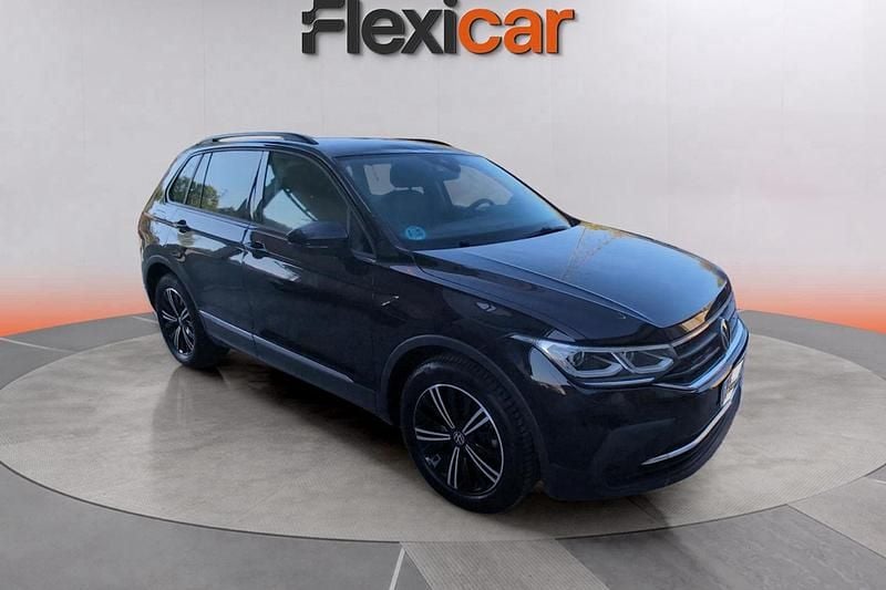 Negro Usado 2021 VW Tiguan Life SUV | 22.490 € (Buen precio) - Imagen 1/4