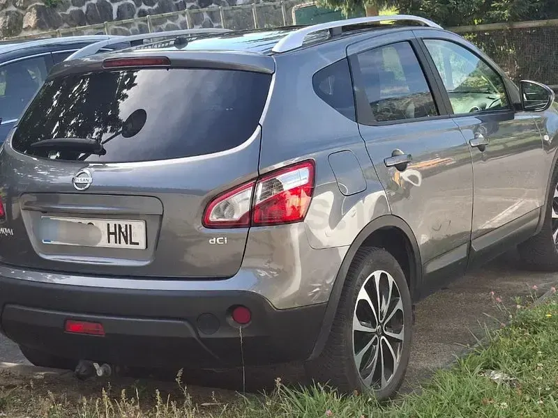 Usado Nissan Qashqai Tekna 110 CV (80 kW) 2013 Gris / plata SUV