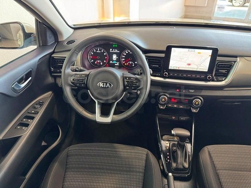 Usado Kia Stonic 120 HP (88 kW) 2021 Branco SUV