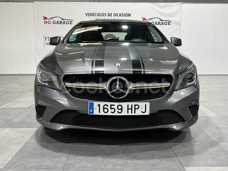 Usado Mercedes CLA180 AMG line 122 CV (89 kW) 2013 Gris / plata Berlina