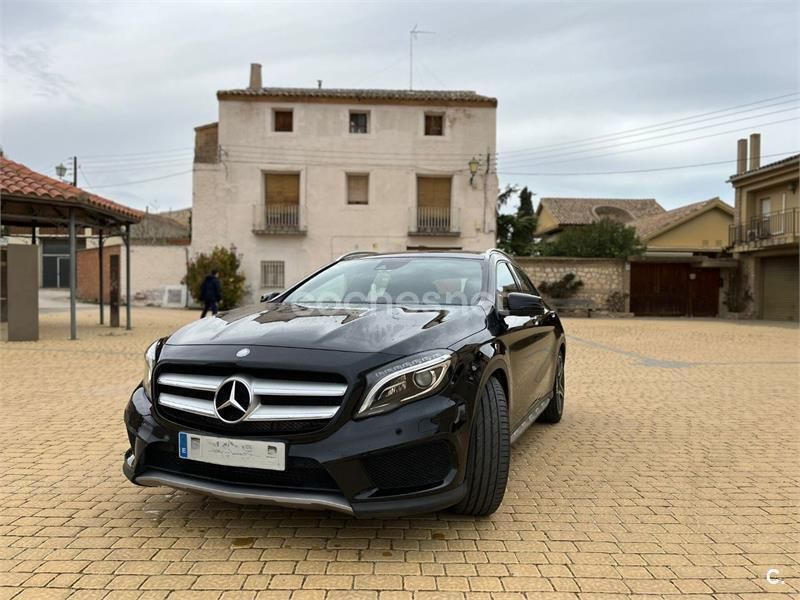 Usado Mercedes GLA220 190 CV (139 kW) 2020 Negro SUV