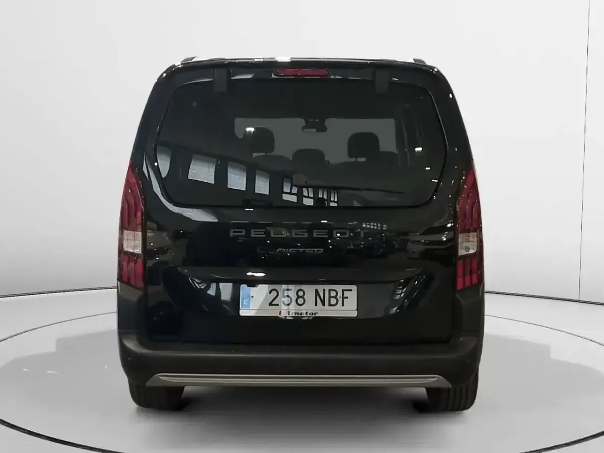 Usado Peugeot Rifter GT 131 CV (96 kW) 2025 Negro Monovolumen