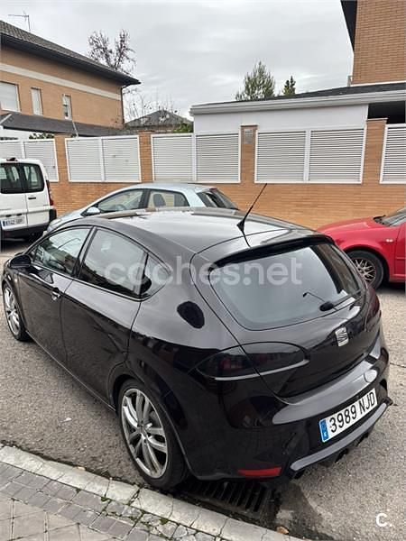 Usado Seat Leon CUPRA 240 CV (176 kW) 2007 Negro Berlina