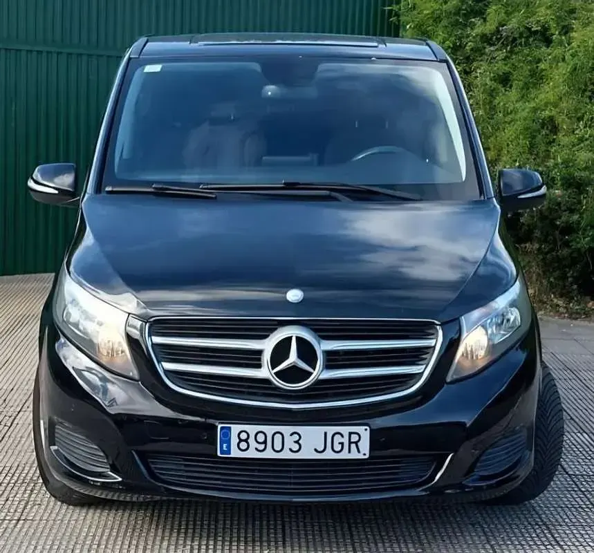 Käytetty Mercedes V220 Avantgarde 163 HP (119 kW) 2016 Musta Tila-auto