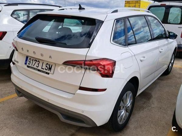 Usado Skoda Kamiq Ambition 110 CV (80 kW) 2021 Blanco SUV