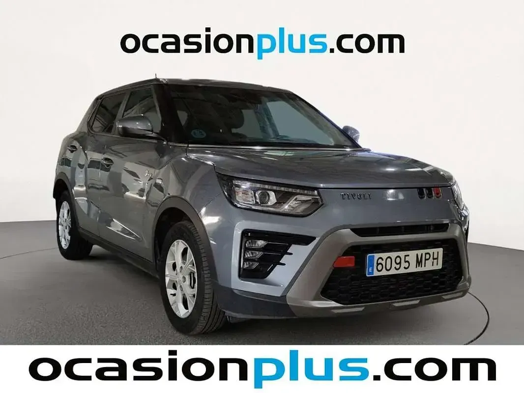 Usado SsangYong Tivoli 135 CV (99 kW) 2024 Gris SUV