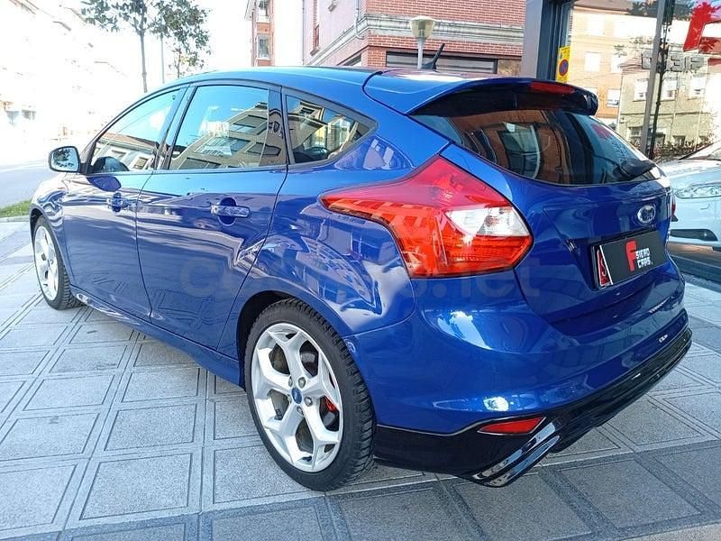 Usado Ford Focus ST 250 CV (183 kW) 2012 Azul Berlina