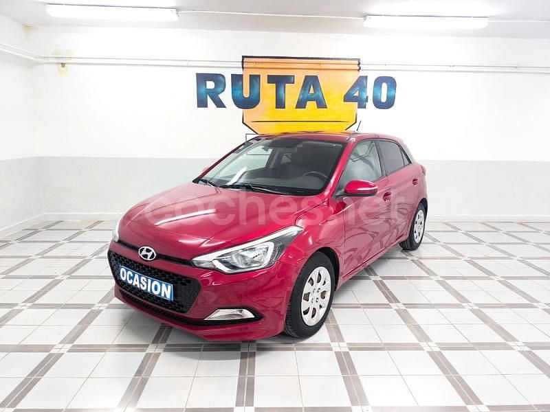 Granate Usado 2017 Hyundai i20 Berlina | 8490 € (Buen precio) - Imagen 1/4
