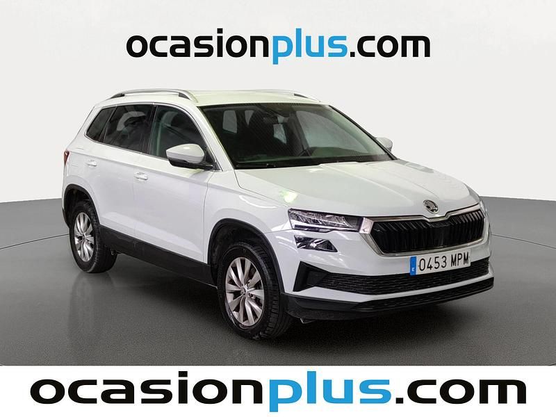Usado Skoda Karoq Selection 115 CV (84 kW) 2024 Blanco SUV