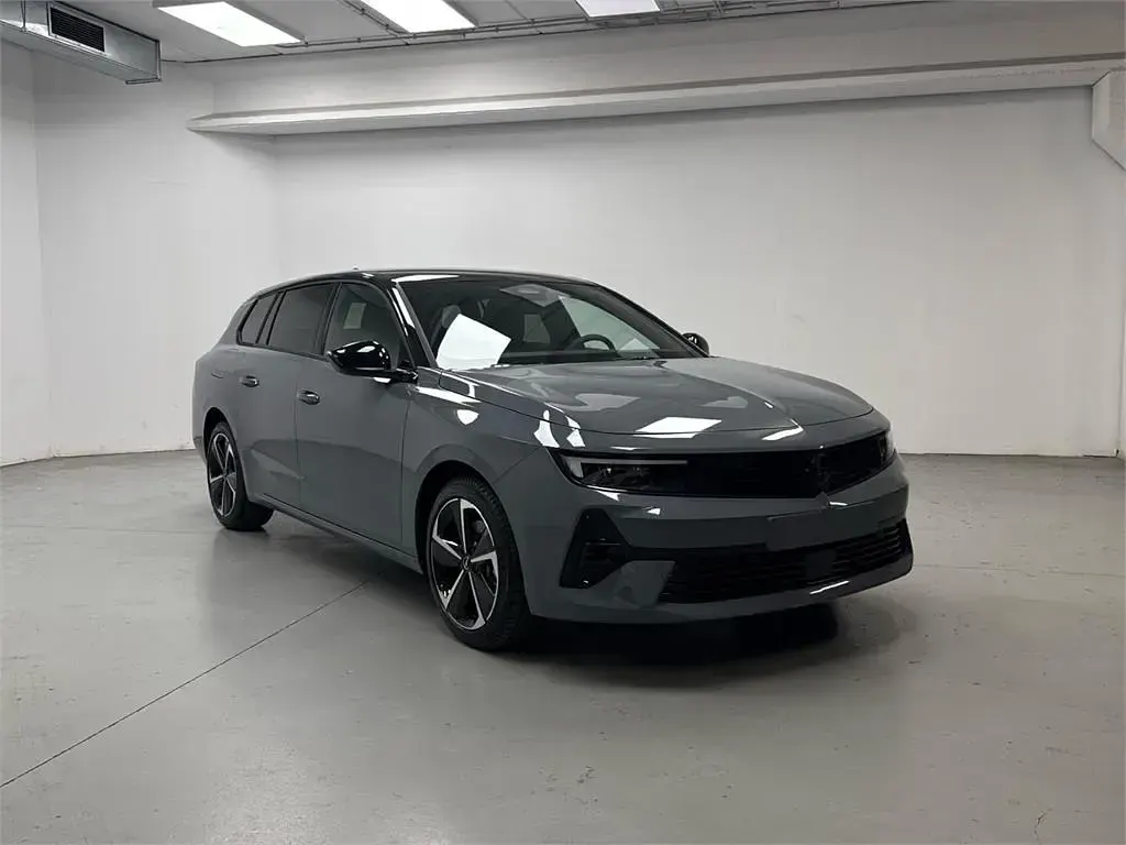 Nuevo Opel Astra 145 CV (106 kW) 2025 Gris Utilitario
