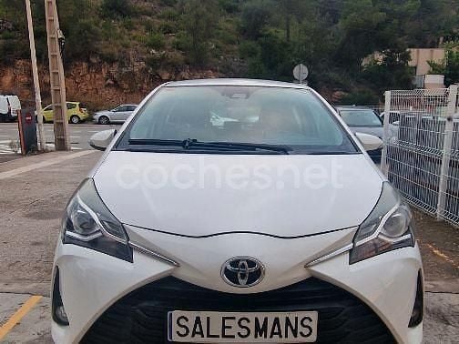 Blanco Usado 2017 Toyota Yaris Active Berlina | 7995 € (Precio justo) - Imagen 1/4