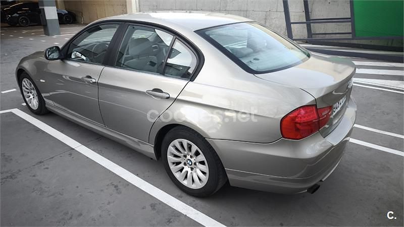 Usado BMW 318 143 CV (105 kW) 2009 Beige Berlina