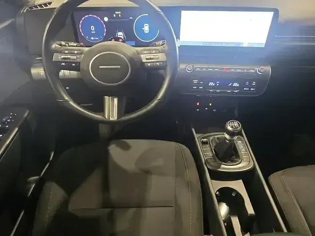 Usado Hyundai Kona 120 CV (88 kW) 2024 Blanco SUV
