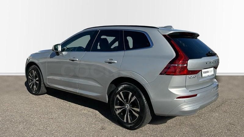 Usado Volvo XC60 Core 250 CV (183 kW) 2025 Gris / plata SUV