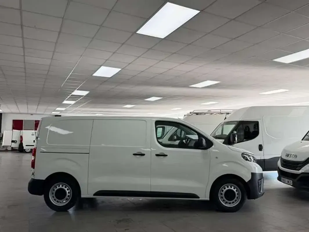 Usado Toyota Proace Business Edition 101 CV (74 kW) 2020 Blanco Monovolumen