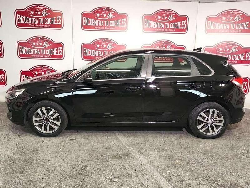 Usado Hyundai i30 Style 140 CV (102 kW) 2017 Negro Utilitario