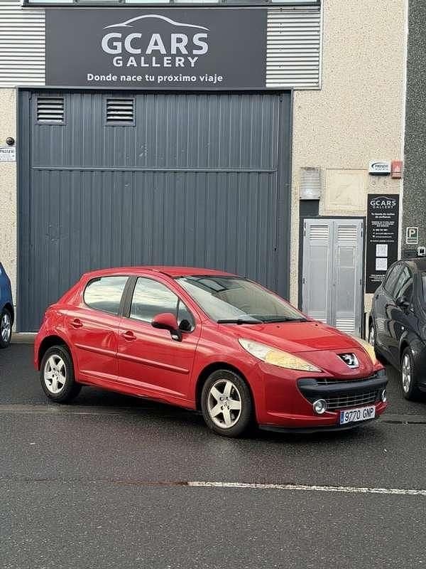 Usado Peugeot 207 95 CV (69 kW) 2009 Rojo Utilitario