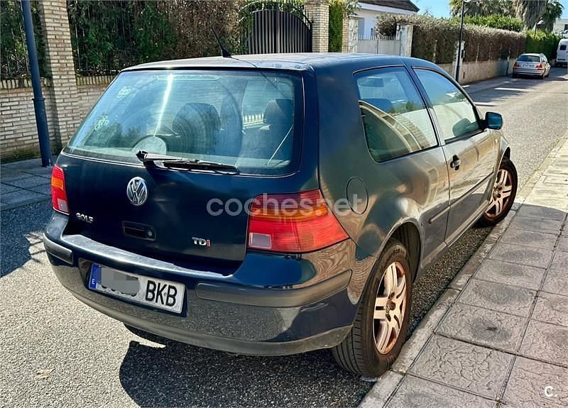 Usado VW Golf IV Conceptline 90 CV (66 kW) 2001 Azul Berlina