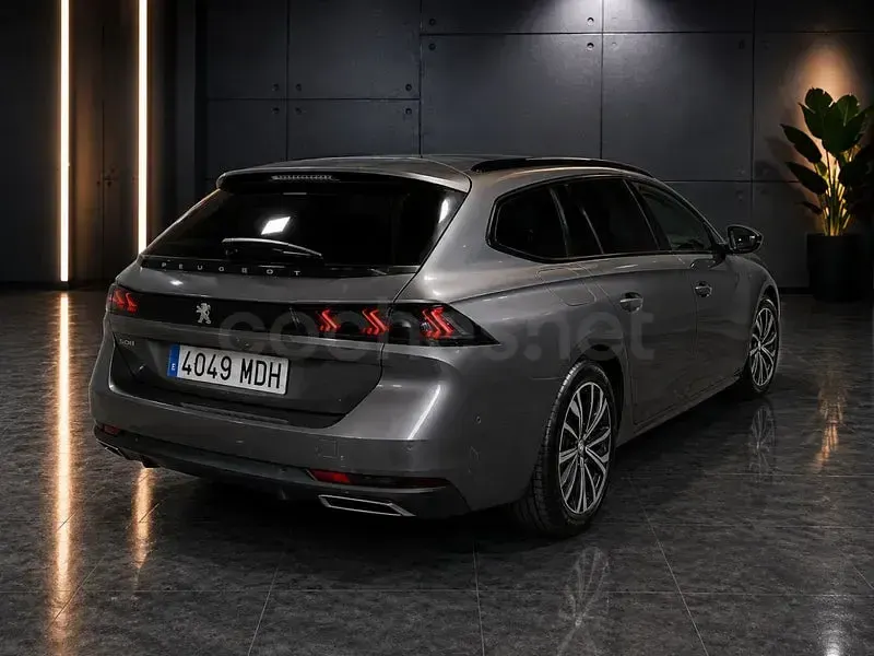 Usado Peugeot 508 SW Allure 130 CV (95 kW) 2023 Gris / plata Familiar