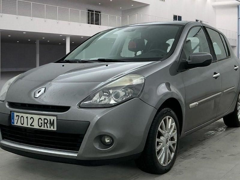 Usado Renault Clio II Exception 101 CV (74 kW) 2009 Gris / plata Berlina