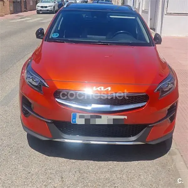 Usado Kia XCeed 120 CV (88 kW) 2022 Naranja SUV