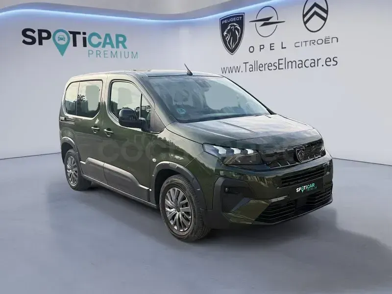 Usado Peugeot Rifter Allure 100 CV (73 kW) 2025 Verde Monovolumen