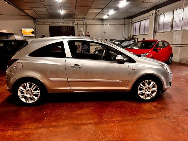 Usado Opel Corsa Enjoy 90 CV (66 kW) 2007 Gris / plata Utilitario