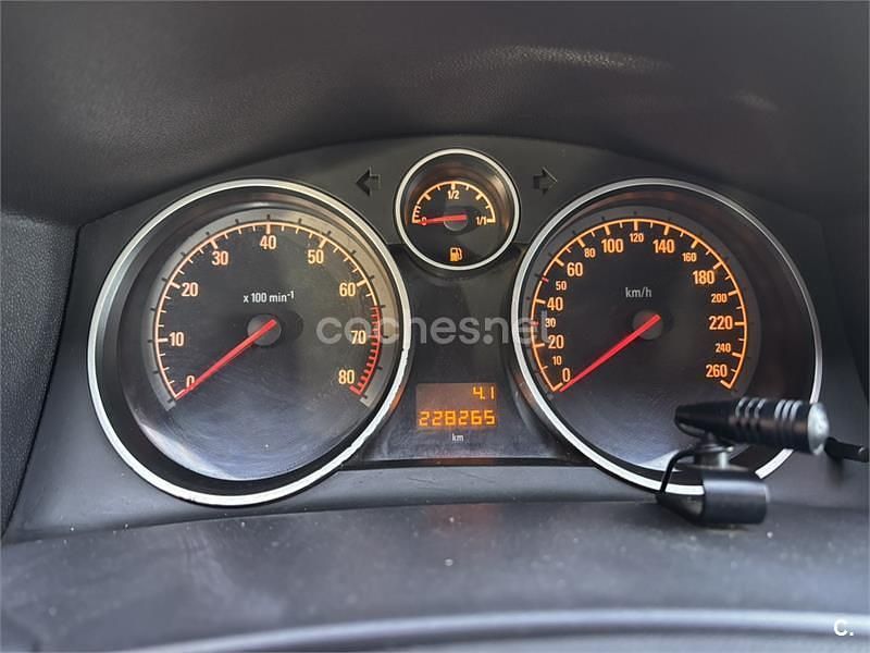 Usado Opel Astra Enjoy 115 CV (84 kW) 2009 Gris / plata Berlina