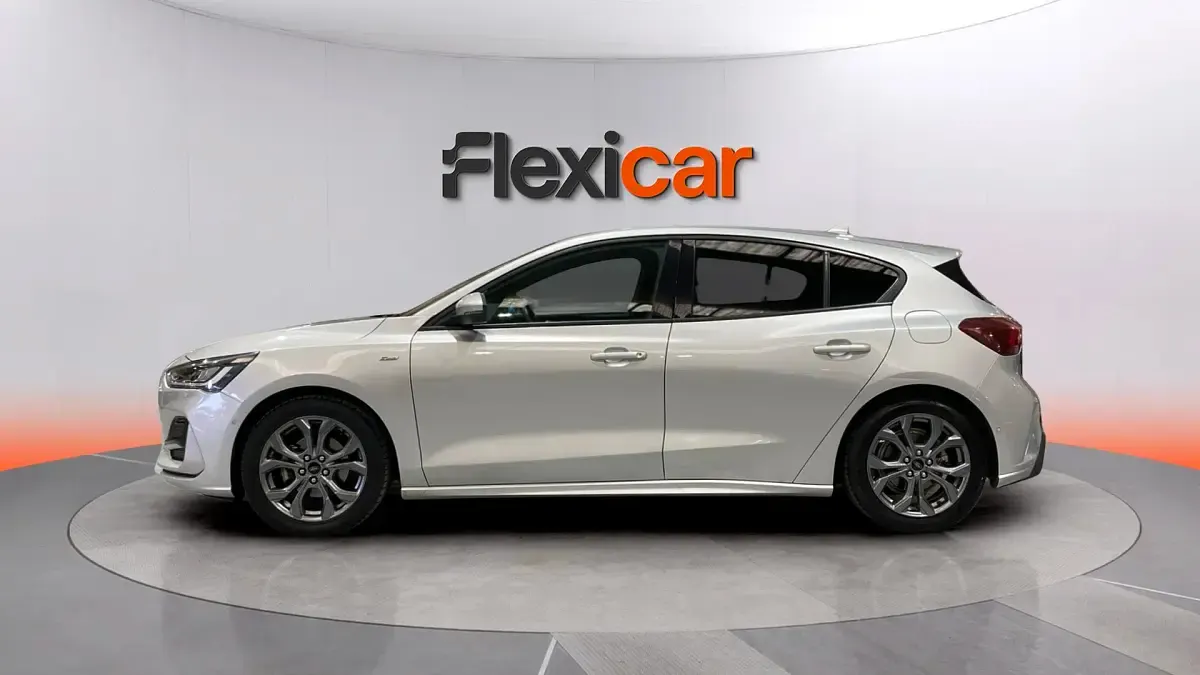 Usado Ford Focus ST-Line 125 CV (91 kW) 2023 Gris Berlina