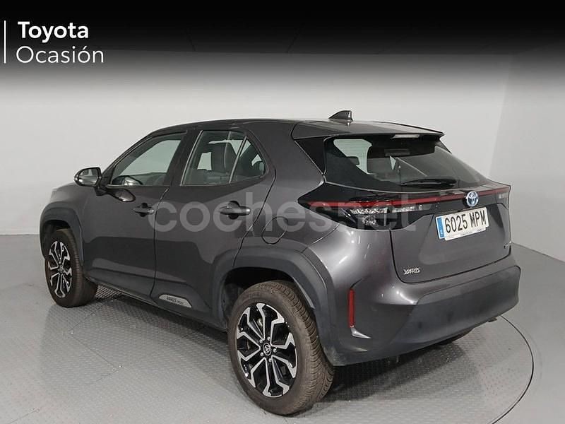 Usado Toyota Yaris Cross Active 116 CV (85 kW) 2024 Gris / plata SUV