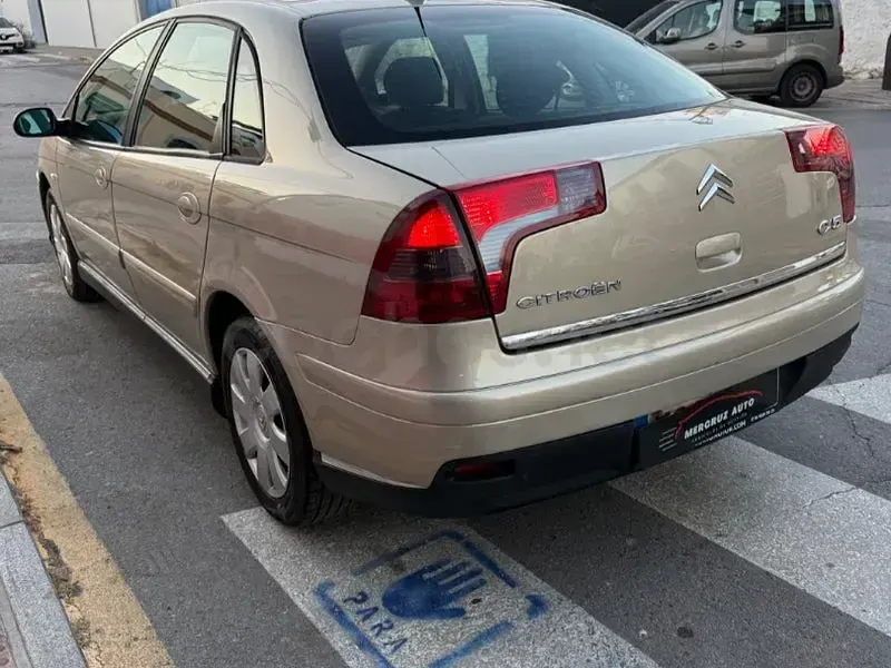 Usado Citroën C5 110 CV (80 kW) 2007 Beige Berlina